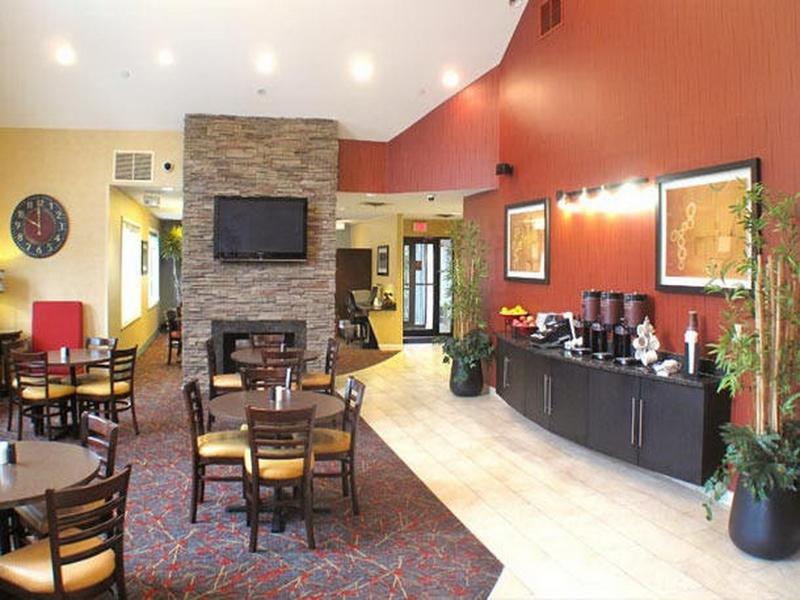 Albany Airport Inn And Suites Latham Restaurant photo